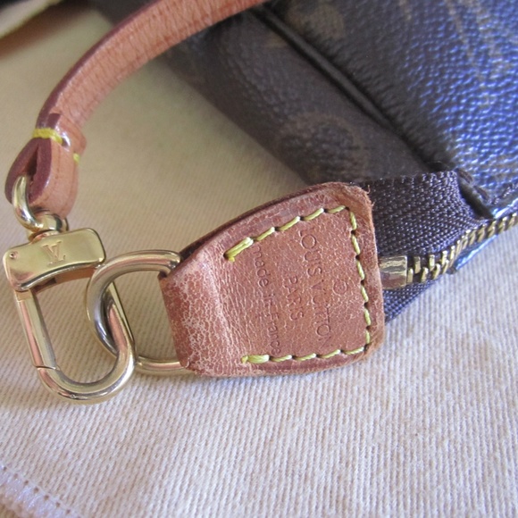 SOLD Auth. Louis Vuitton Monogram Pochette Clutch - Picture 8 of 8